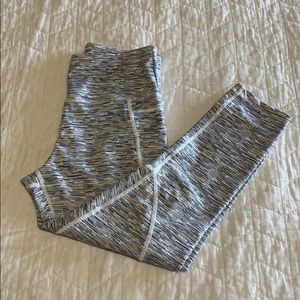 Zyia Active Gray Light and Tight Leggings